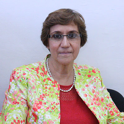 Dra. Angélica Peregrina
